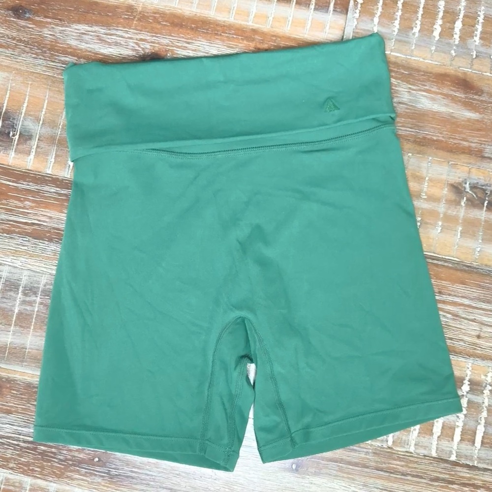 Balance Athletica l Vitality Cloud Biker Yoga Athletic Shorts XS